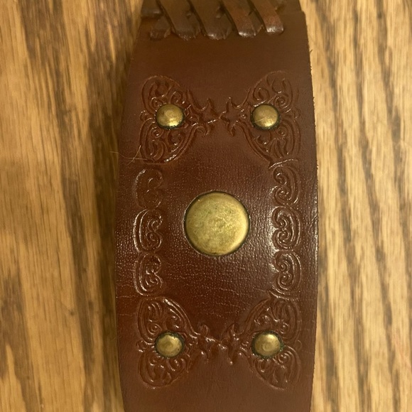 Vintage leather belt bracelet with lapis and leather tie., - Picture 4 of 5